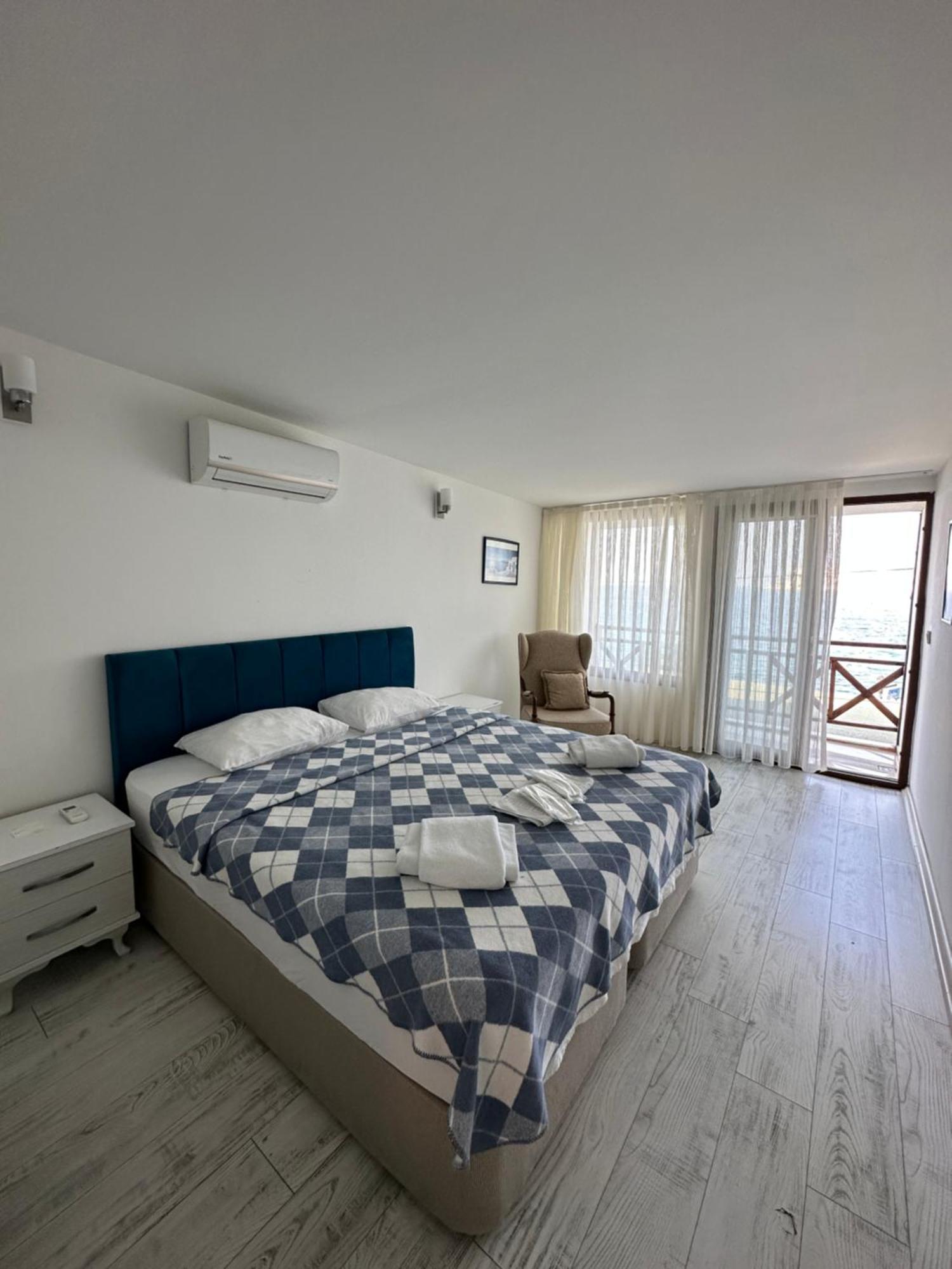 Giritli Rum Meyhanesi & Butik Otel Karaburun  Eksteriør bilde